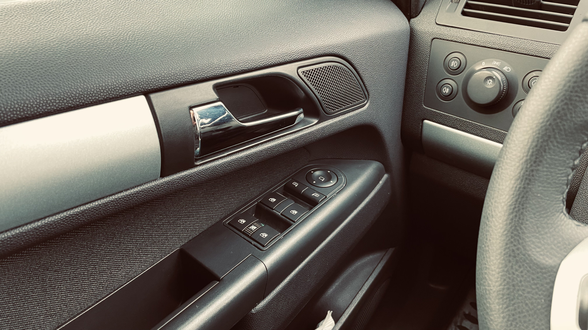Стеклоподъемники и шумоизоляция (часть 1) — Opel Zafira B, 1,8 л, 2010 ...