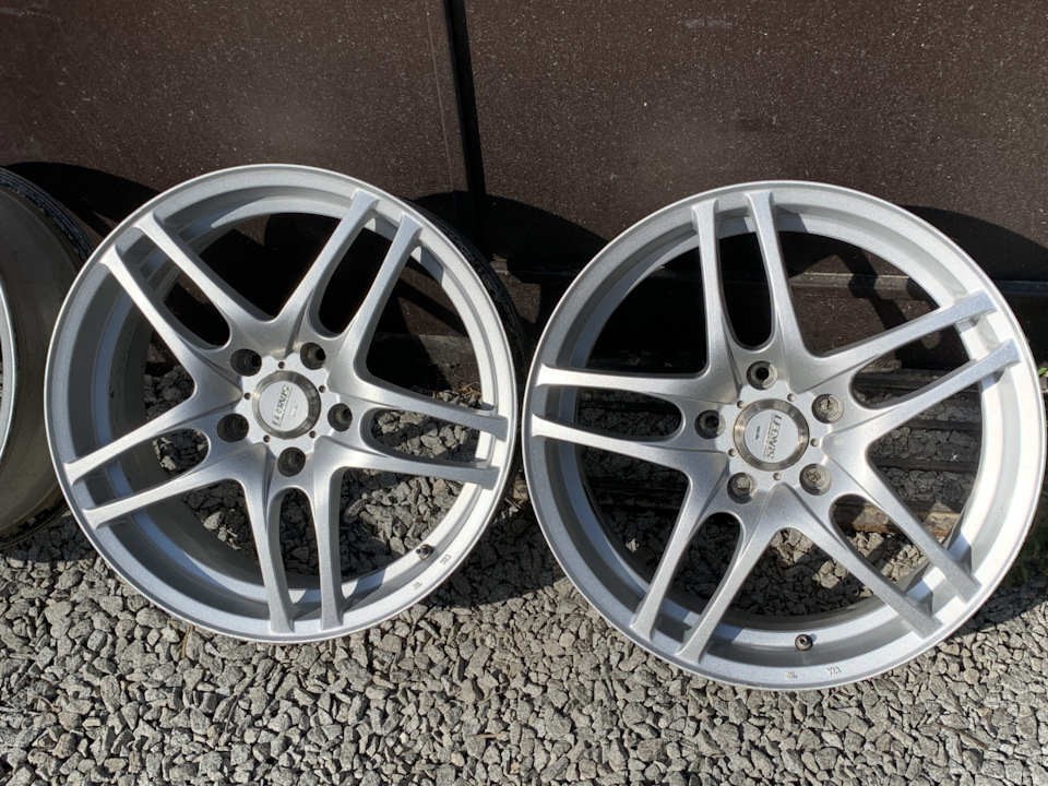 Литые диски Weds 7Jx17 ET45 5x114,3 на Toyota Camry (XV40), Nissan Fuga ...