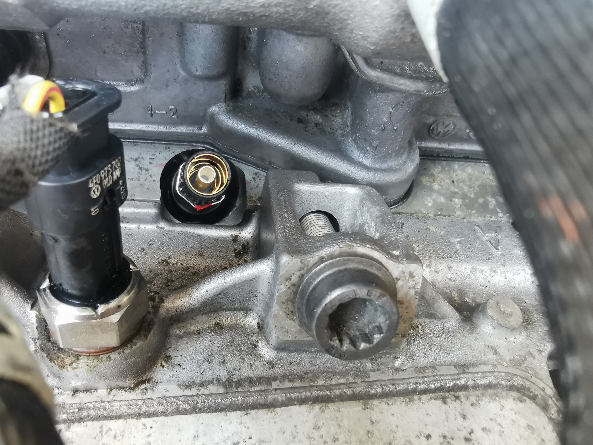 Замена свечи накала с датчиком давления — Volkswagen Passat B8, 1,6 л ...