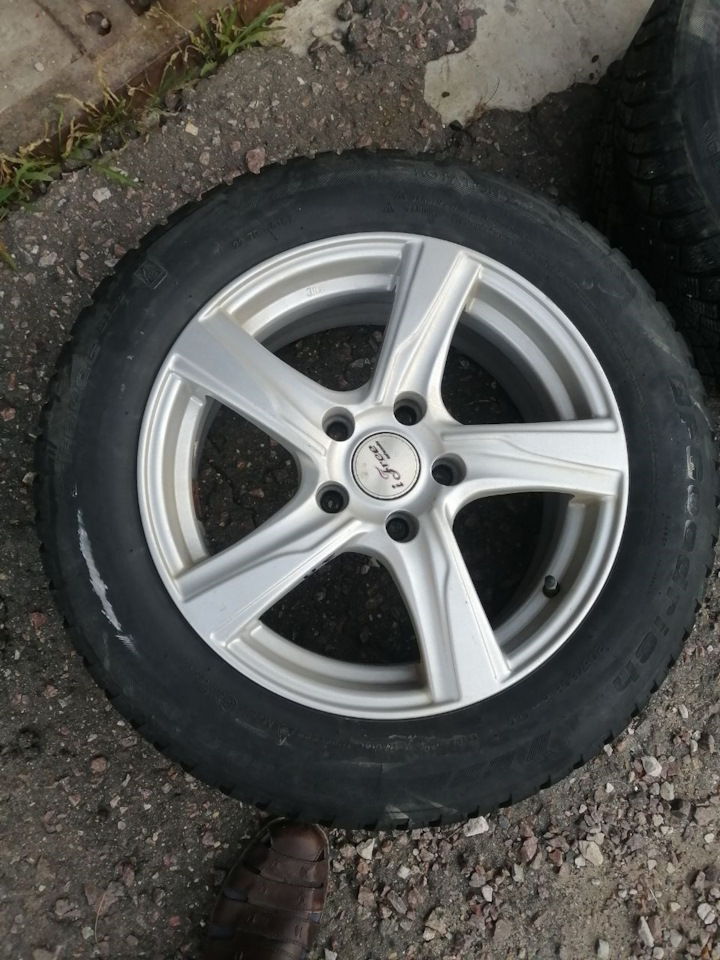 Шины зимние шипованные BFGoodrich 205/60 R16, литые диски K&K 7Jx16 ...