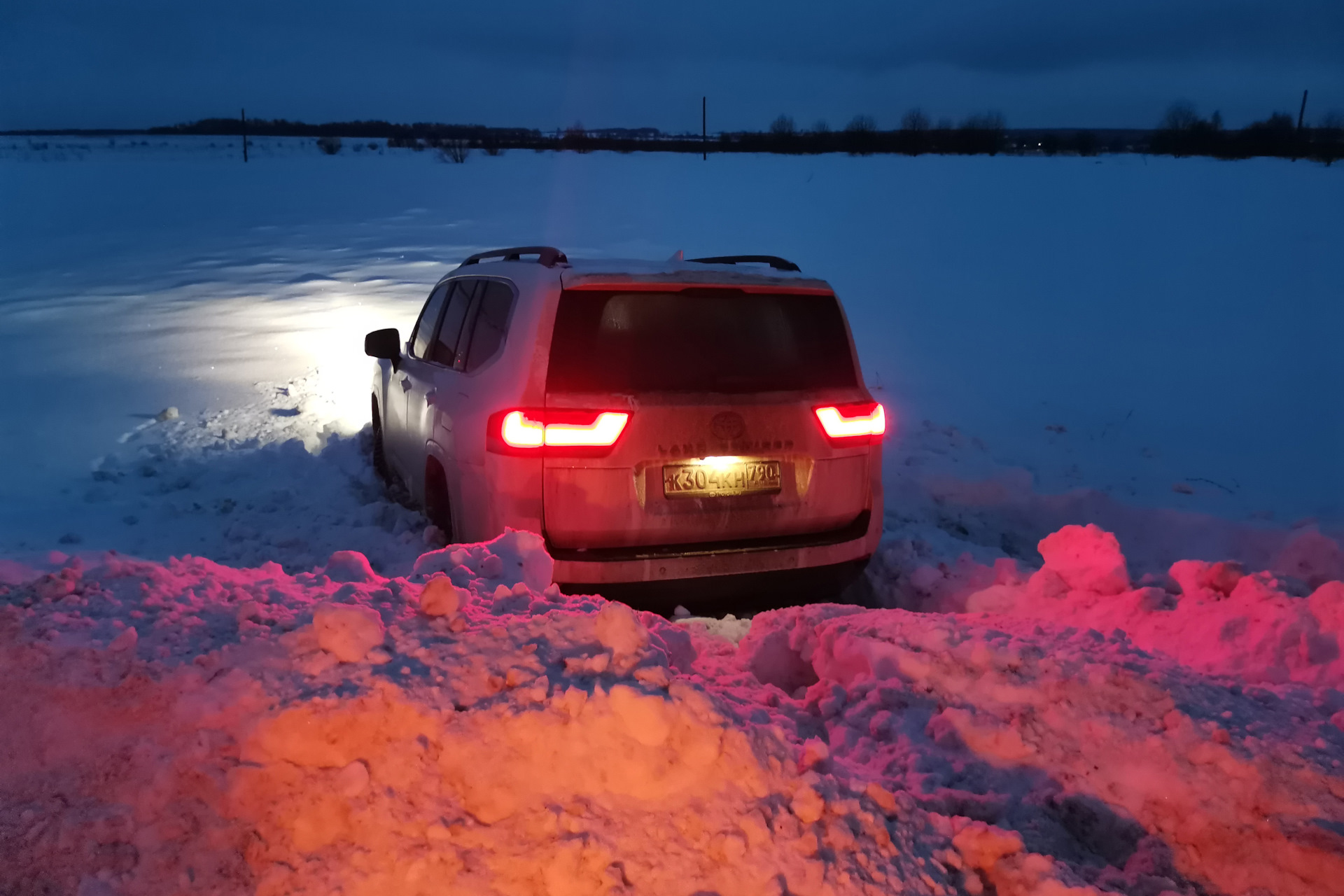 Как Land Cruiser 300 спас меня с семьей. Тест-драйв, который пошел не по  плану — «Тест-драйвы» на DRIVE2