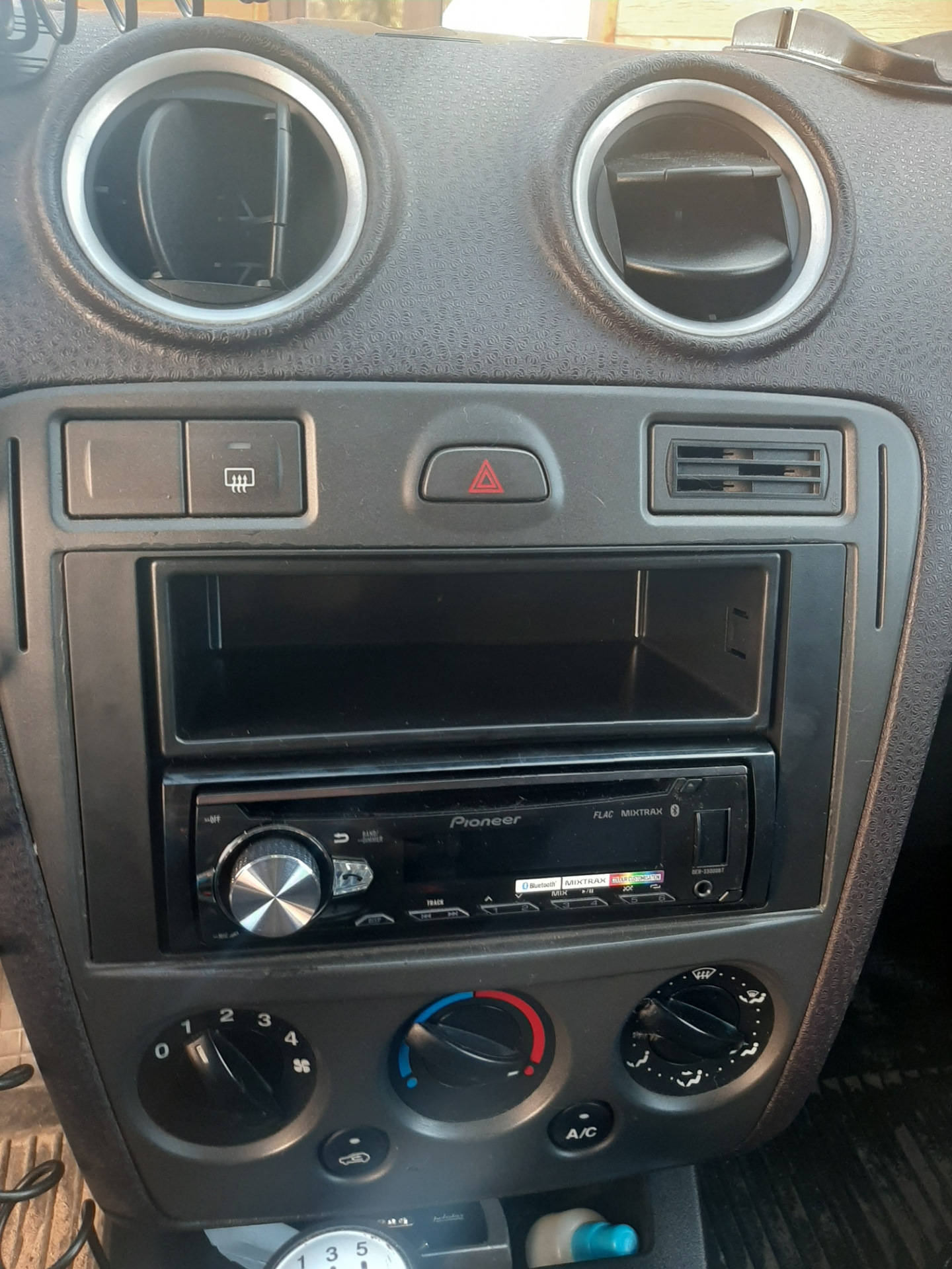 Переходная рамка под магнитолу — Ford Fusion, 1,4 л, 2007 года ...
