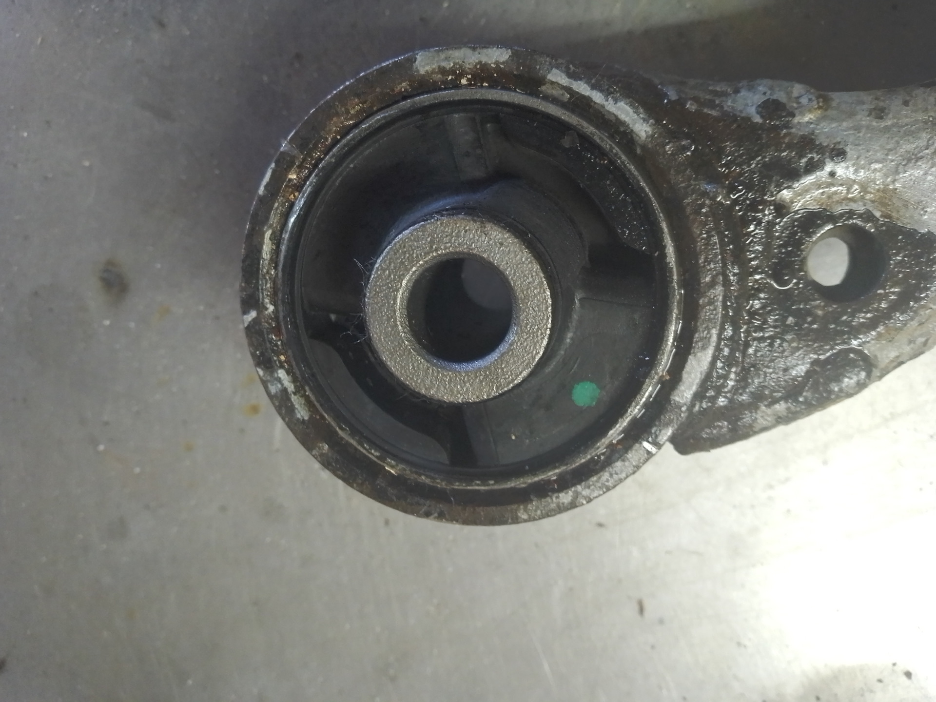 сайлентблоки передних рычагов civic 4d. замена передних сайлентблоков хонда. сайлентблоки передних рычагов хонда цивик 4д. сайлентблок переднего рычага передний хонда фит. Scion xb задний сайлентблок переднего рычага.