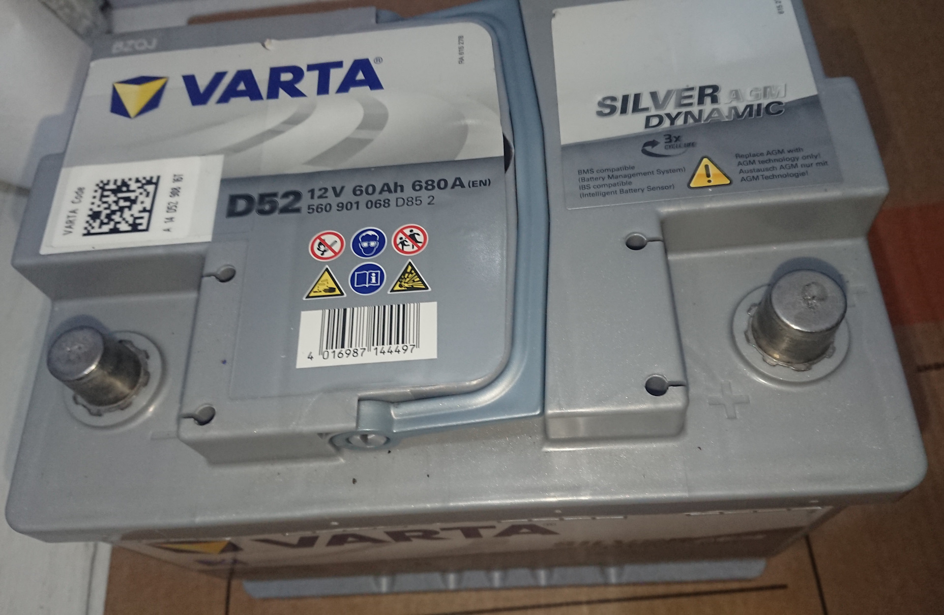 Varta silver dynamic agm. Varta d52 Silver Dynamic AGM. Varta AGM d52. АКБ Varta AGM 60ah. Аккумулятор Varta Silver Dynamic AGM d52 12v 60ah 680a r+.