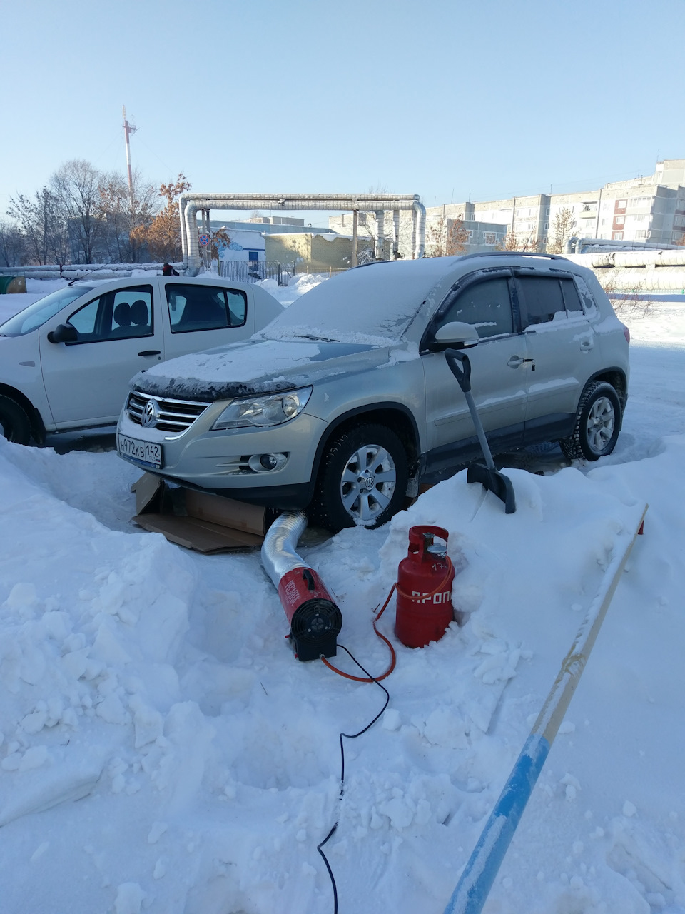 Отогрев Тигуана и установка сигнализации с автозапуском старлайн А93 ...