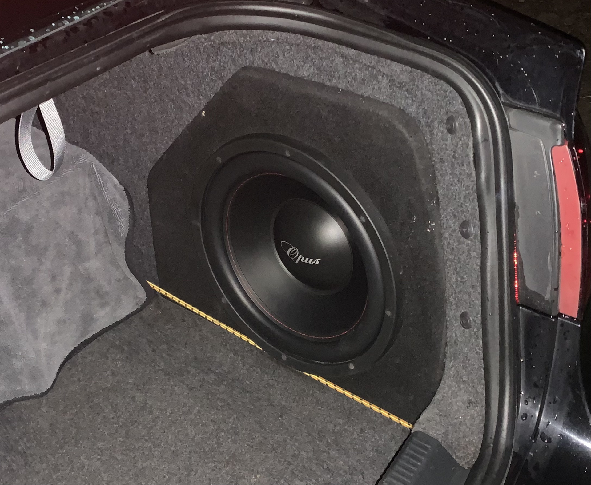 Сабвуфер Stels в багажник. — Volkswagen Passat B6, 1,9 л, 2008 года ...