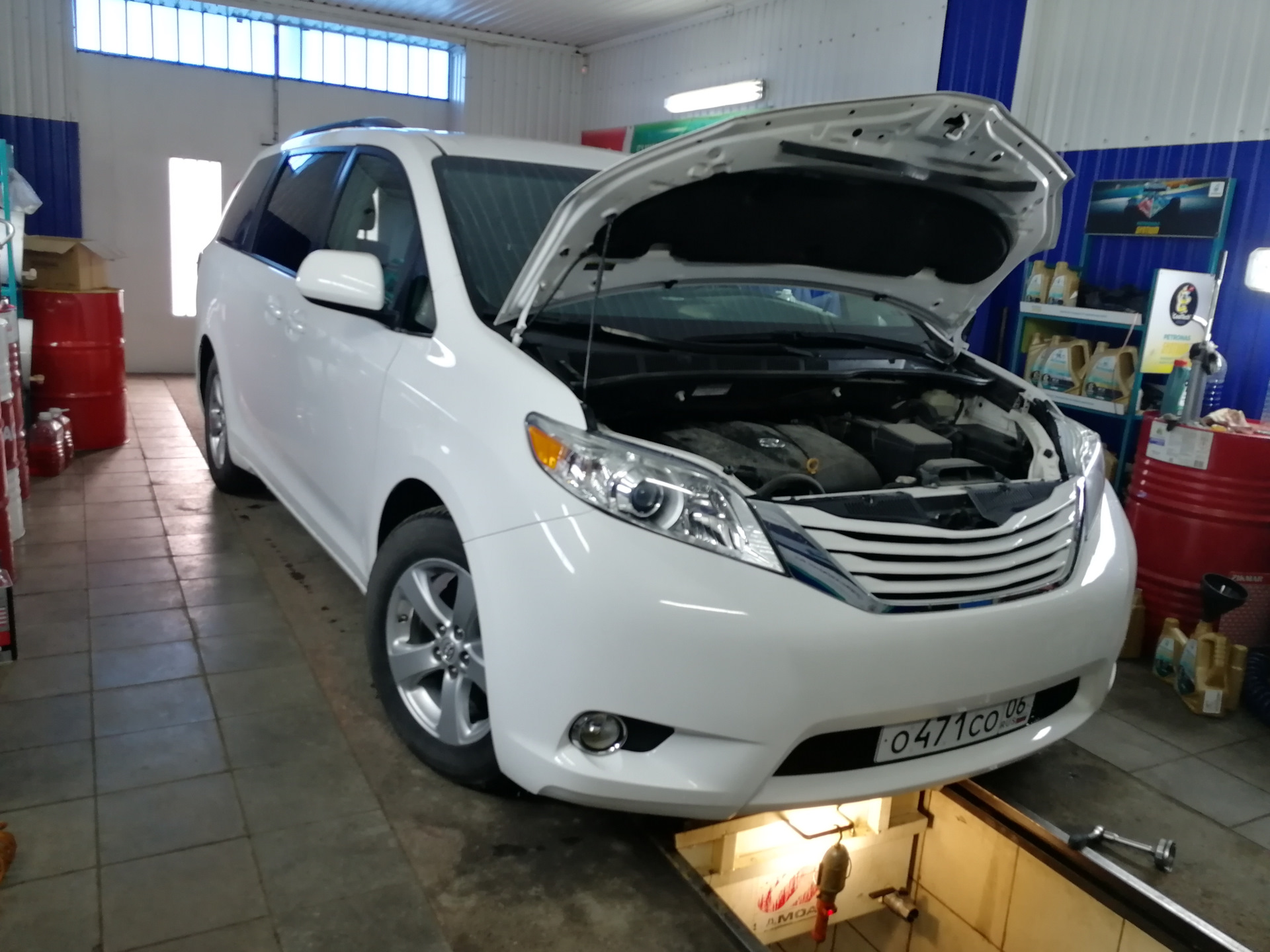 Toyota замена. Toyota Sienna 3.5. Ноускат Тойота Sienna 2.