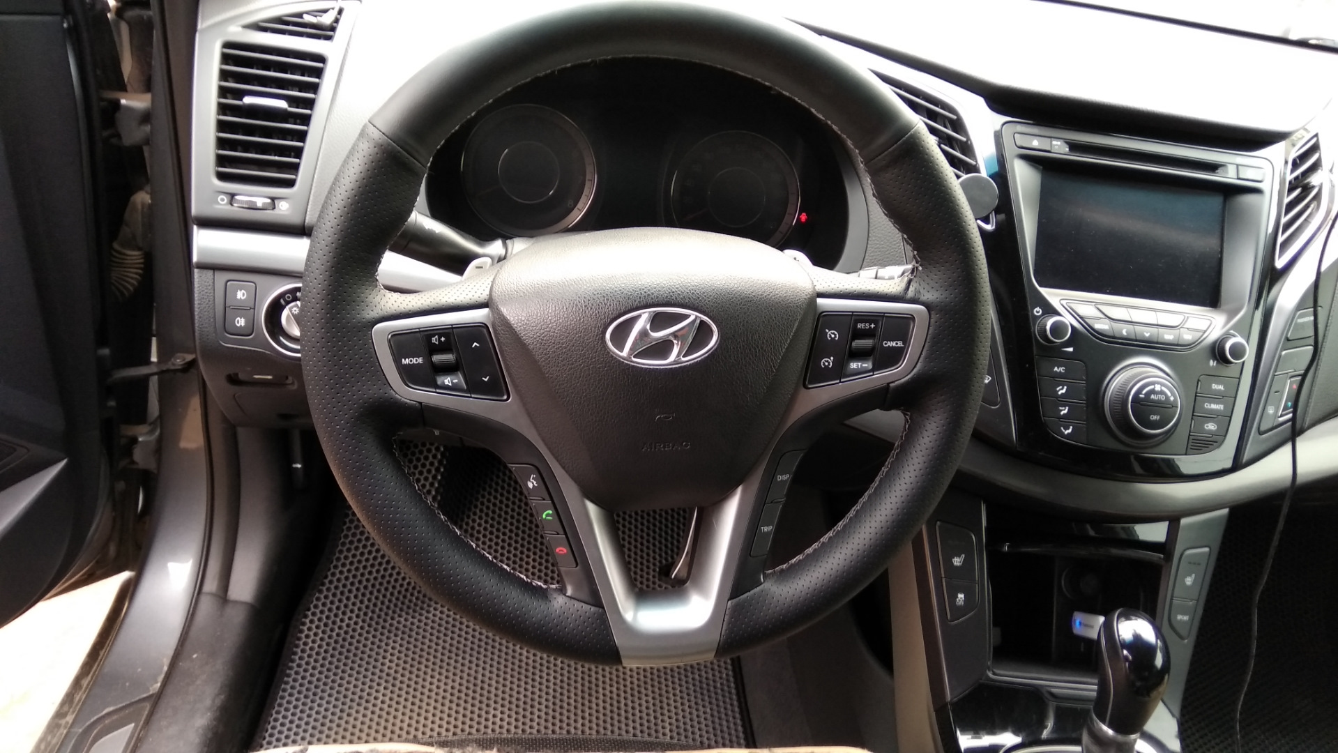 Руль с подогревом - Hyundai i40, 1,7 л, 2013 года тюнинг DRIVE2