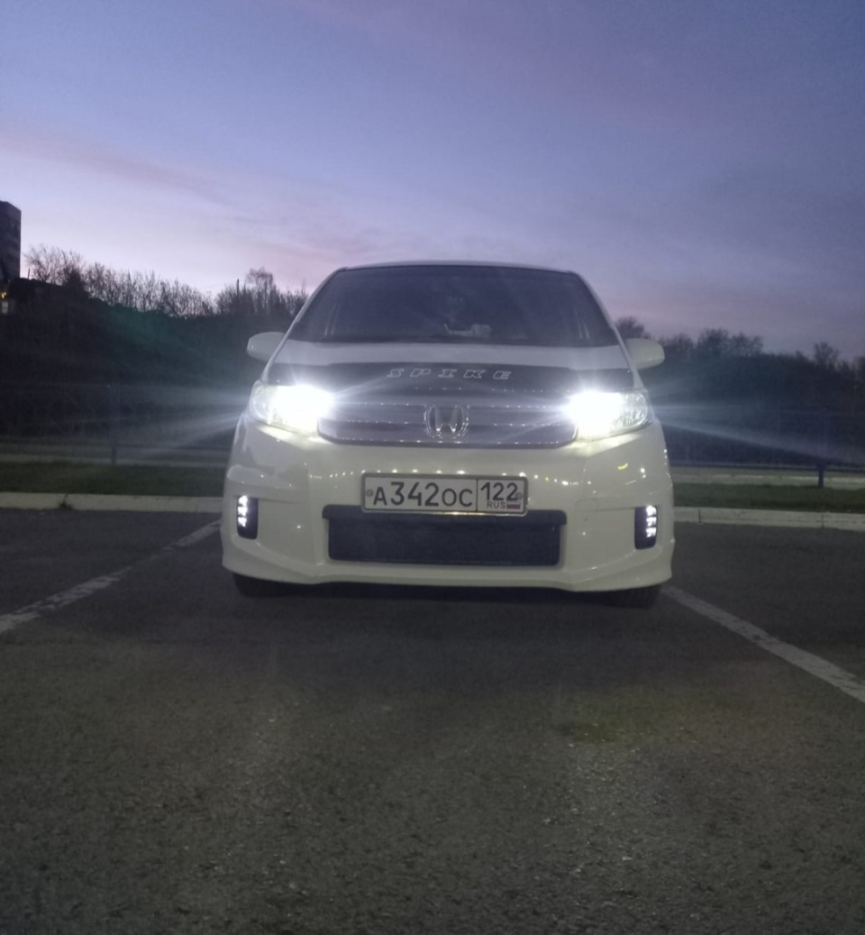 Лампы honda freed. Габаритная передняя лампа хонда джазз. Honda freed 2017 фара. Лампы honda freed. Лампы honda freed.