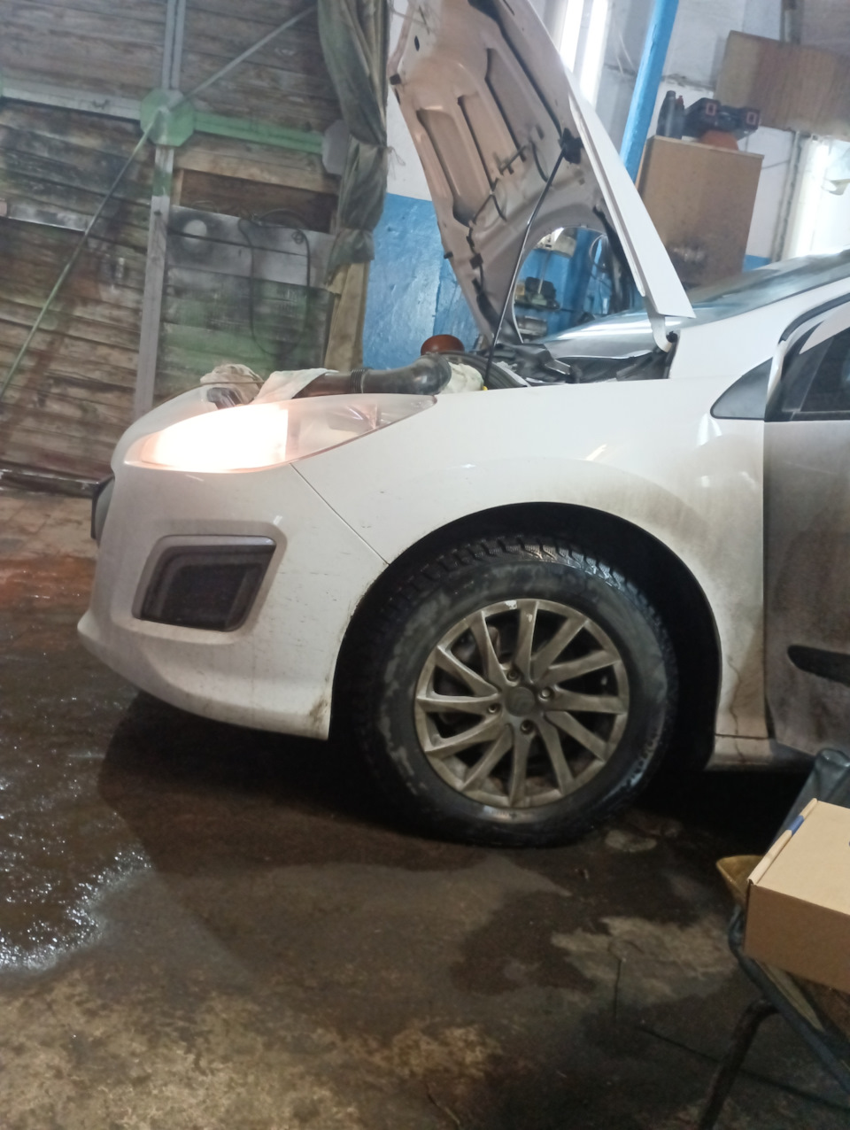 Замена радиатора печки — Peugeot 308 (1G), 1,6 л, 2012 года ...