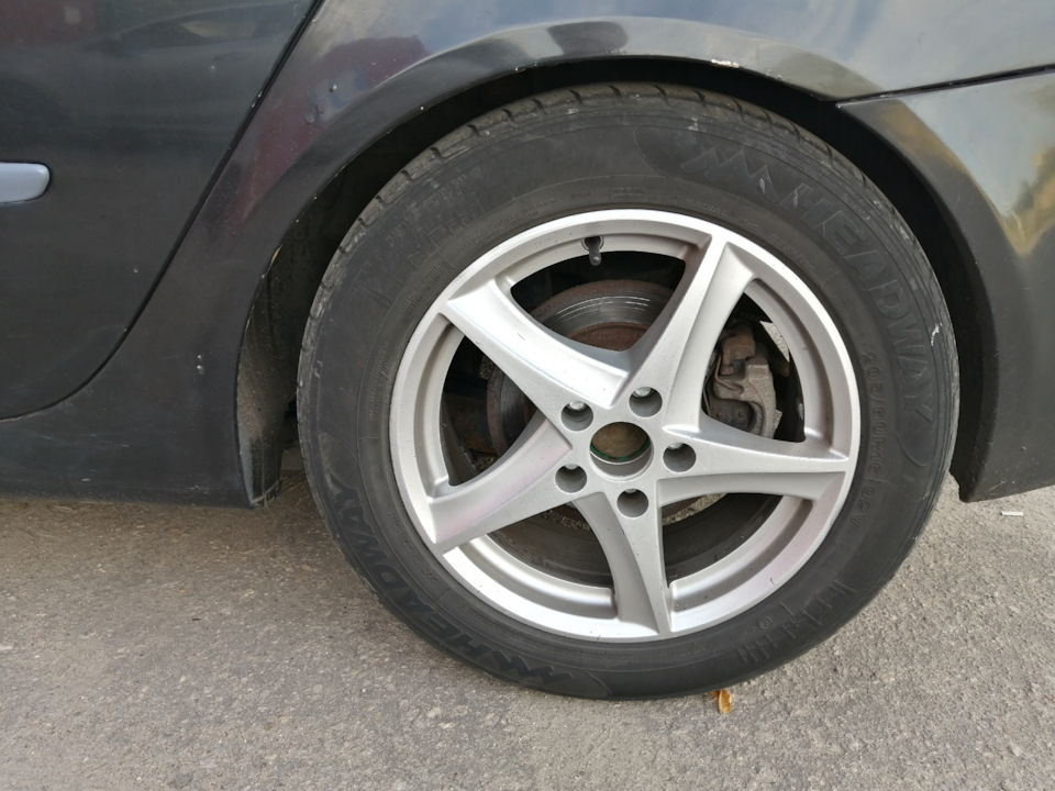 Опоры задних пружин — Renault Laguna II, 1,8 л., 2002 года | своими ...