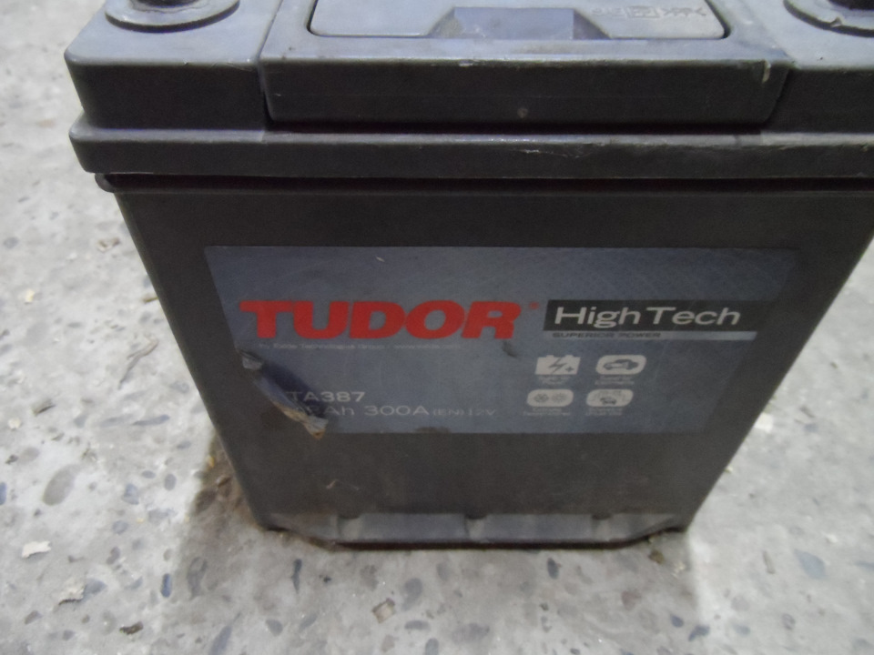 Т 150 аккумуляторы под кабиной. Схема подключения аккумуляторов на к 744. Акб 190 апз. Акб трактор мтз 80. Т150 аккумулятор.