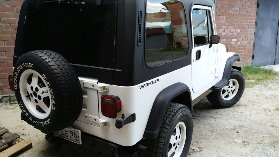 Jeep Wrangler Belyj Indeec Drive2