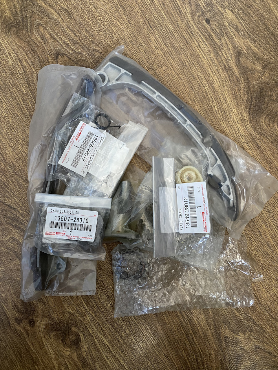 Фото в бортжурнале Toyota Alphard (1G). Запчасти на фото: 1350728010, 1354928012