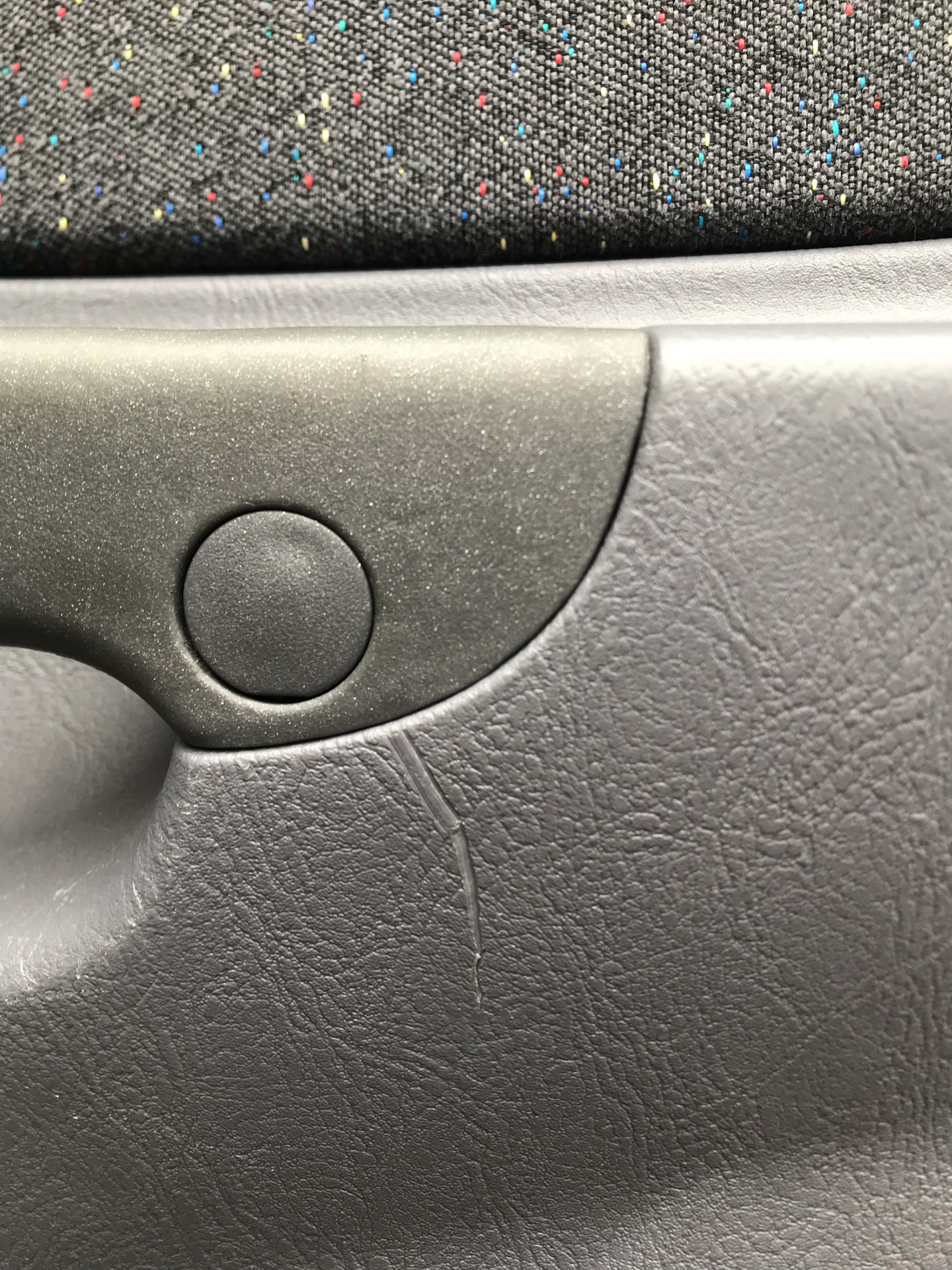 Заглушки болтов дверных ручек — Hyundai Accent (2G), 1,5 л, 2008 года ...