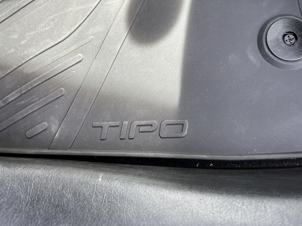 Автомобиль начинается с ковриков — FIAT Tipo (2015), 1,4 л, 2019 года ...
