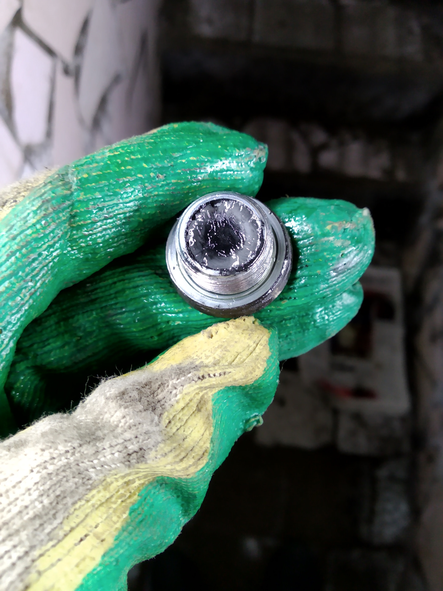 Замена масла в раздатке и дифференциале — Toyota RAV4 (III), 2 л, 2011 ...