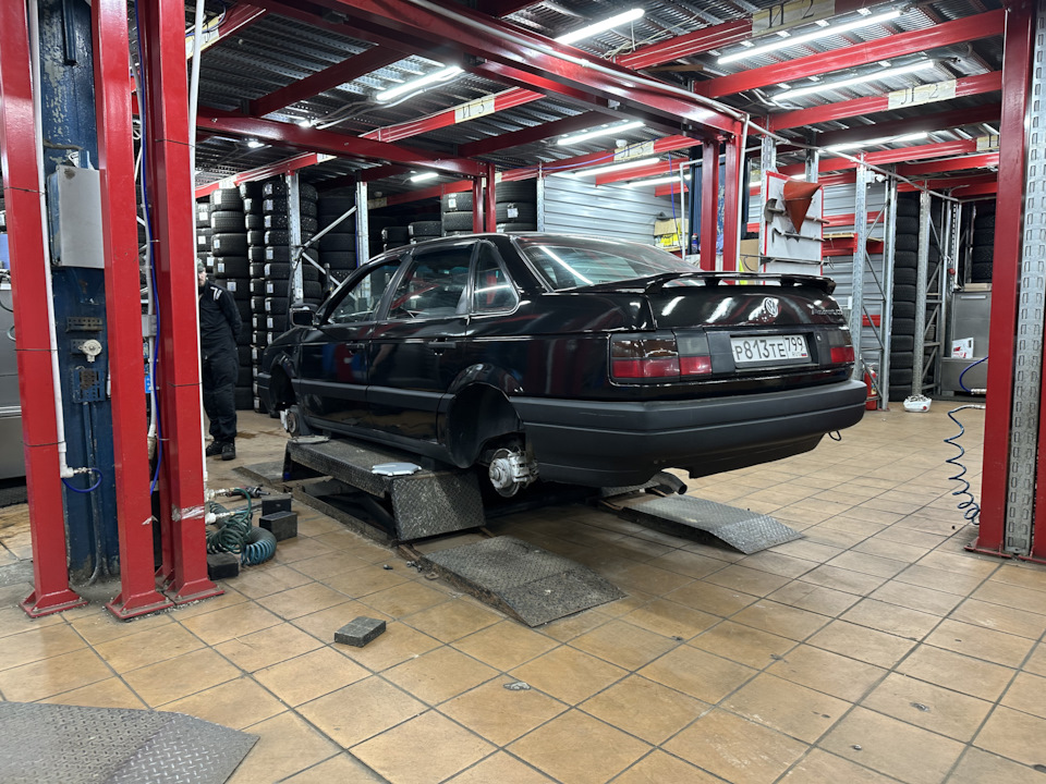 #1 Замена резины на зимнюю. — Volkswagen Passat B3, 1,8 л, 1990 года ...