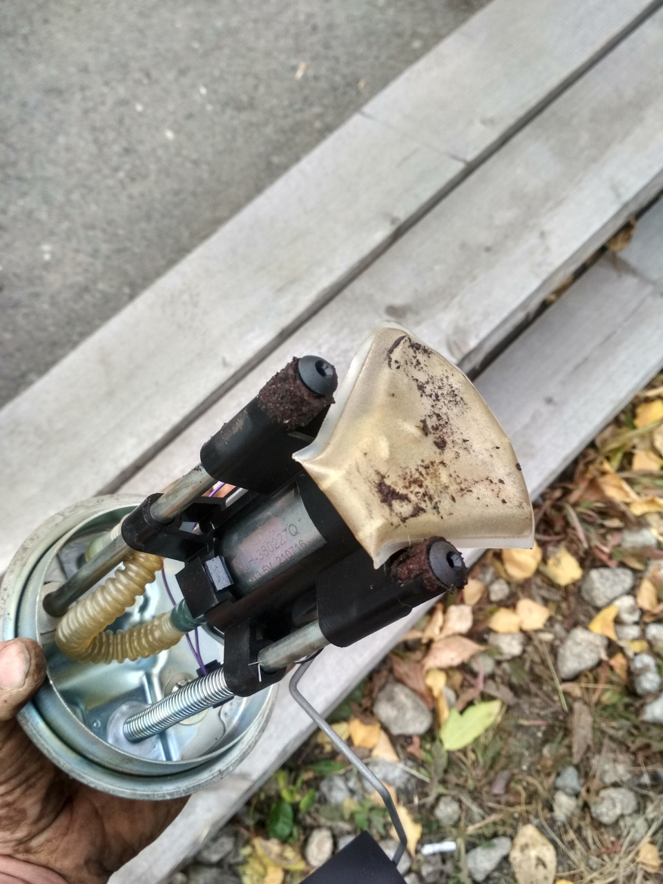 Замена сетки в бензонасосе — Lada 21121, 1,5 л, 2004 года | расходники ...