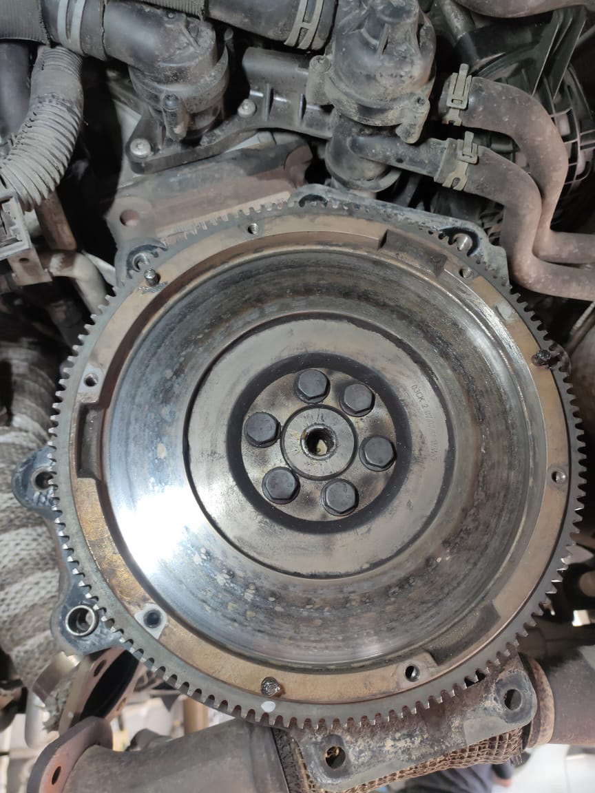 Замена сцепления Sachs — Volkswagen Golf Mk6, 1,4 л, 2011 года ...