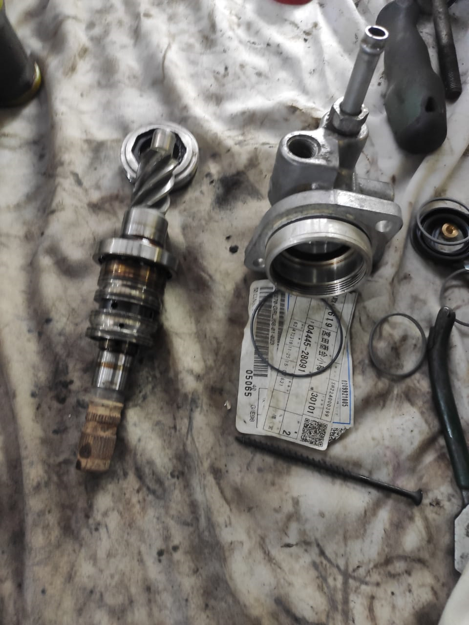 Процесс — Toyota Hilux Surf (4G). Запчасти на фото: 0444528091, Q5065