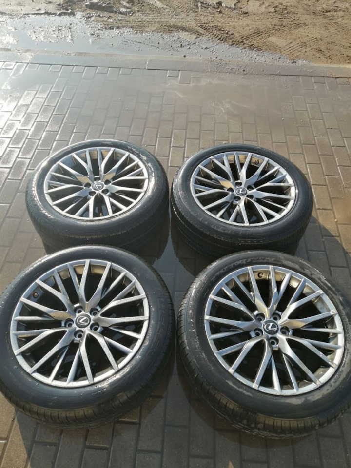 Шины всесезонные Bridgestone 235/55 R20, литые диски 8Jx20 ET30 5x114,3 ...