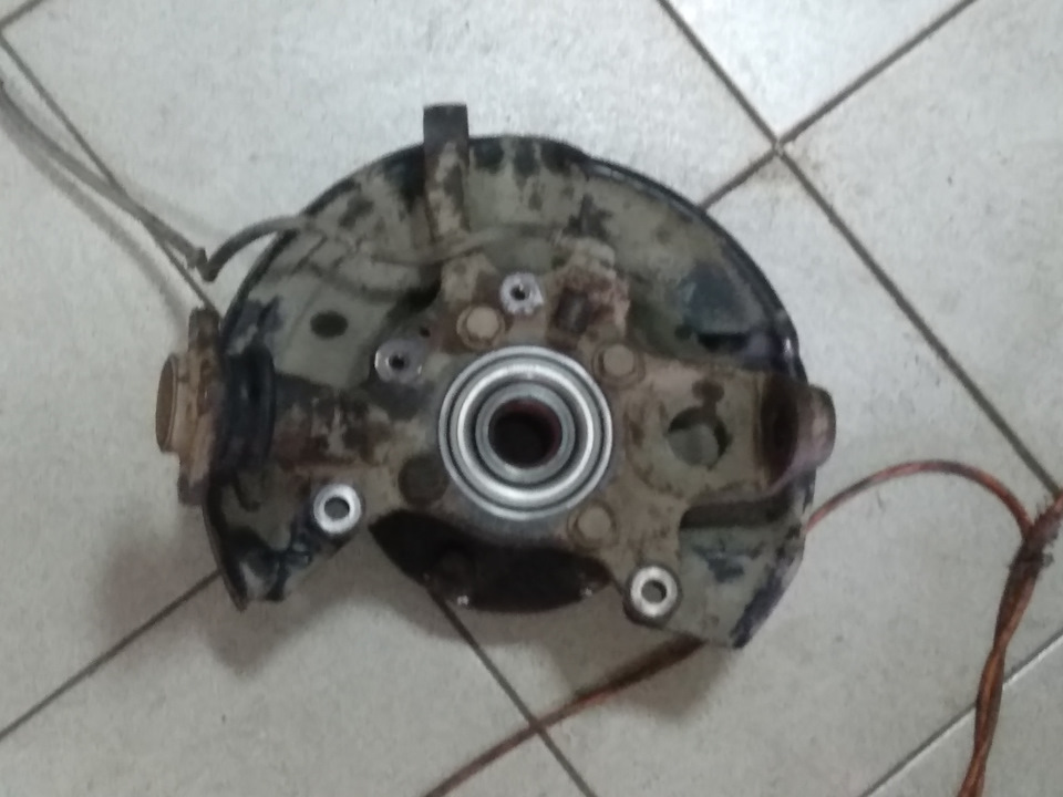 Ступичный подшипник установлен. — Mitsubishi Pajero (4G)