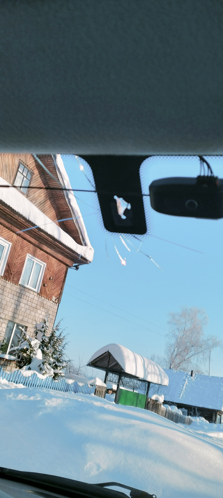 Сглаз лобовухи🫣или как так можно было головой вписаться в зеркало ...