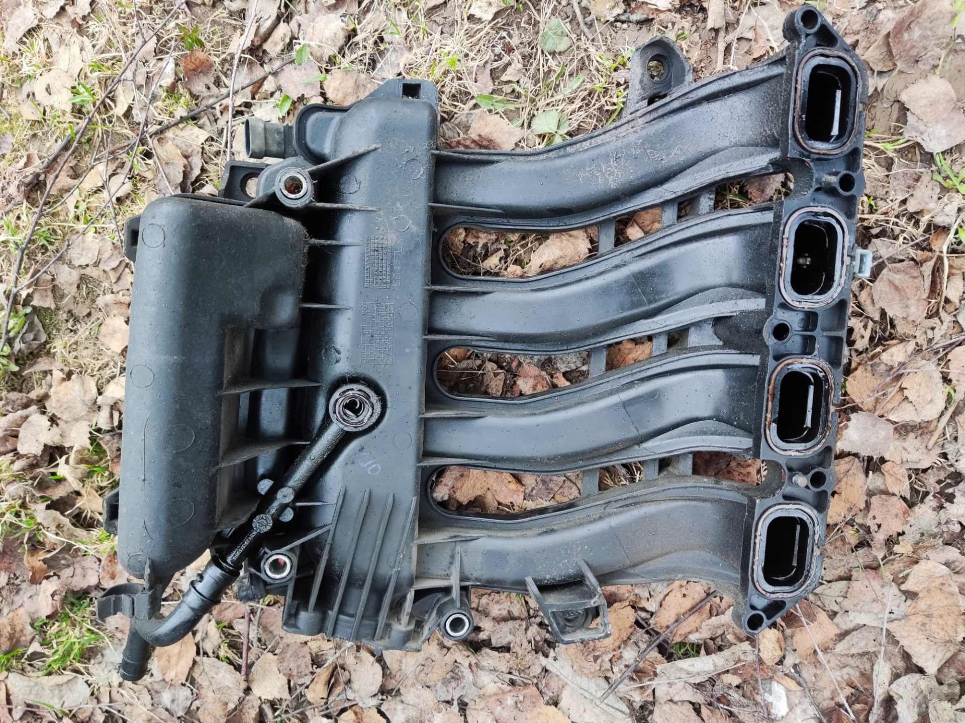 Отмыл впускной коллектор. Заменил все прокладки впускного коллектора ...