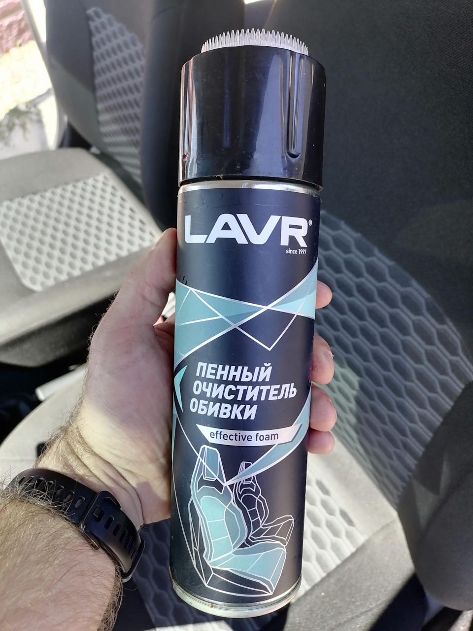 Чистка обивки сидений пенным очистителем LAVR (2021) — Lada Гранта ...