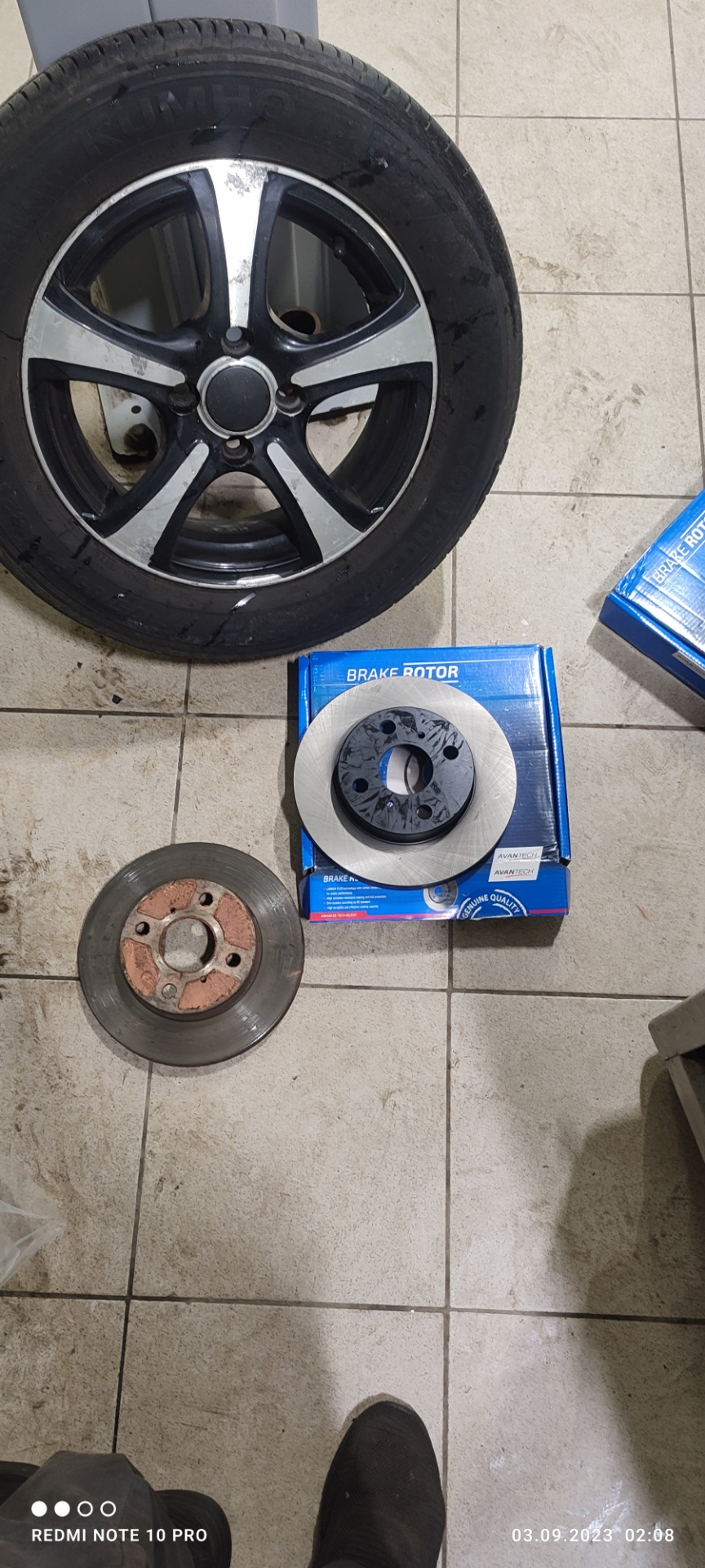 Биение в руль и замена задних фонарей — Toyota Yaris (p1), 1,3 л, 2001 ...