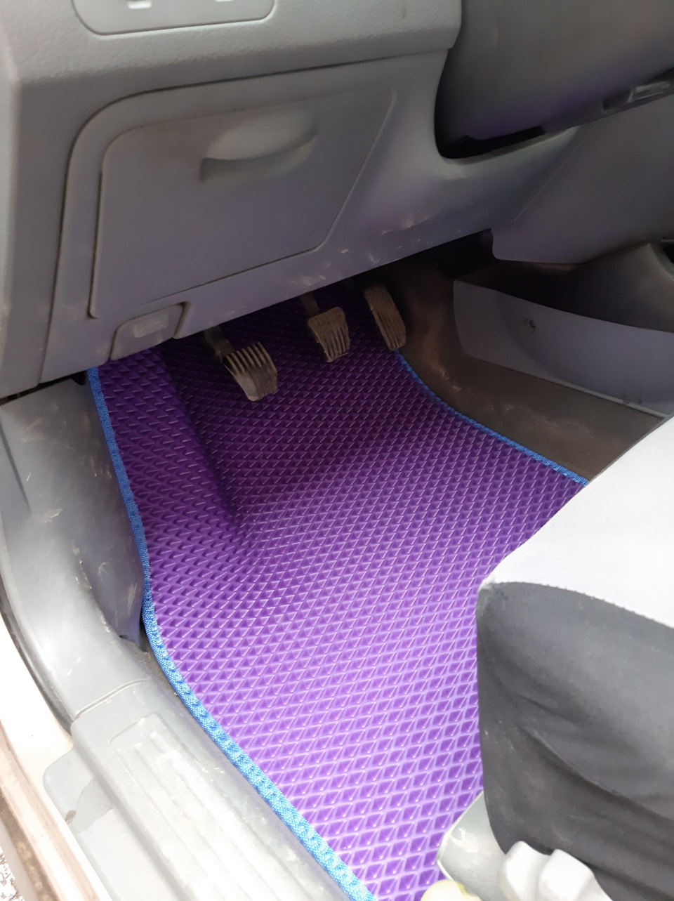 И снова фиолетовые коврики))?? теперь уже в Лачетос) — Chevrolet Lacetti ...