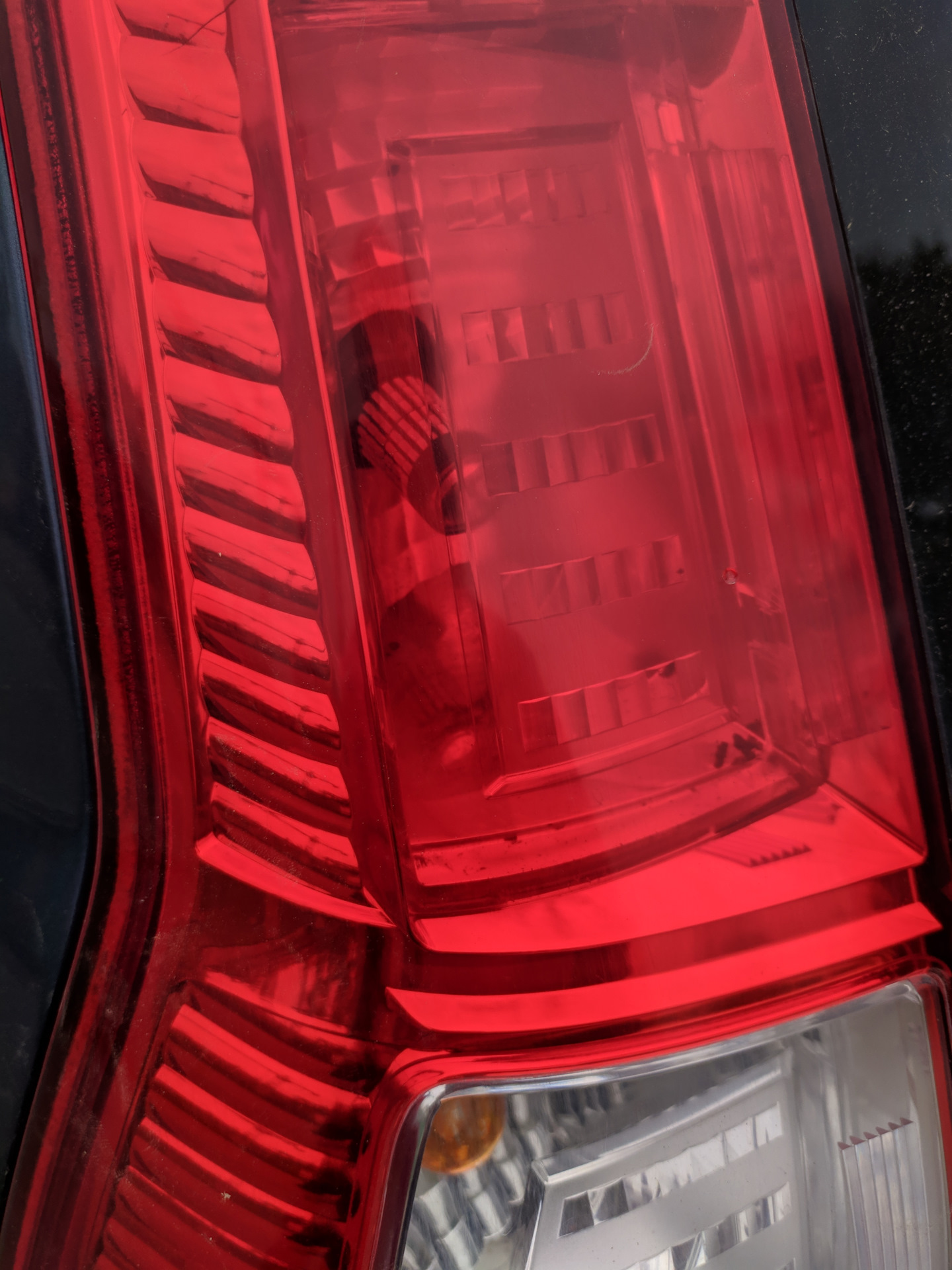 Ремонт патрона в заднем фонаре и замена ламп — Honda CR-V (RE), 2,4 л ...