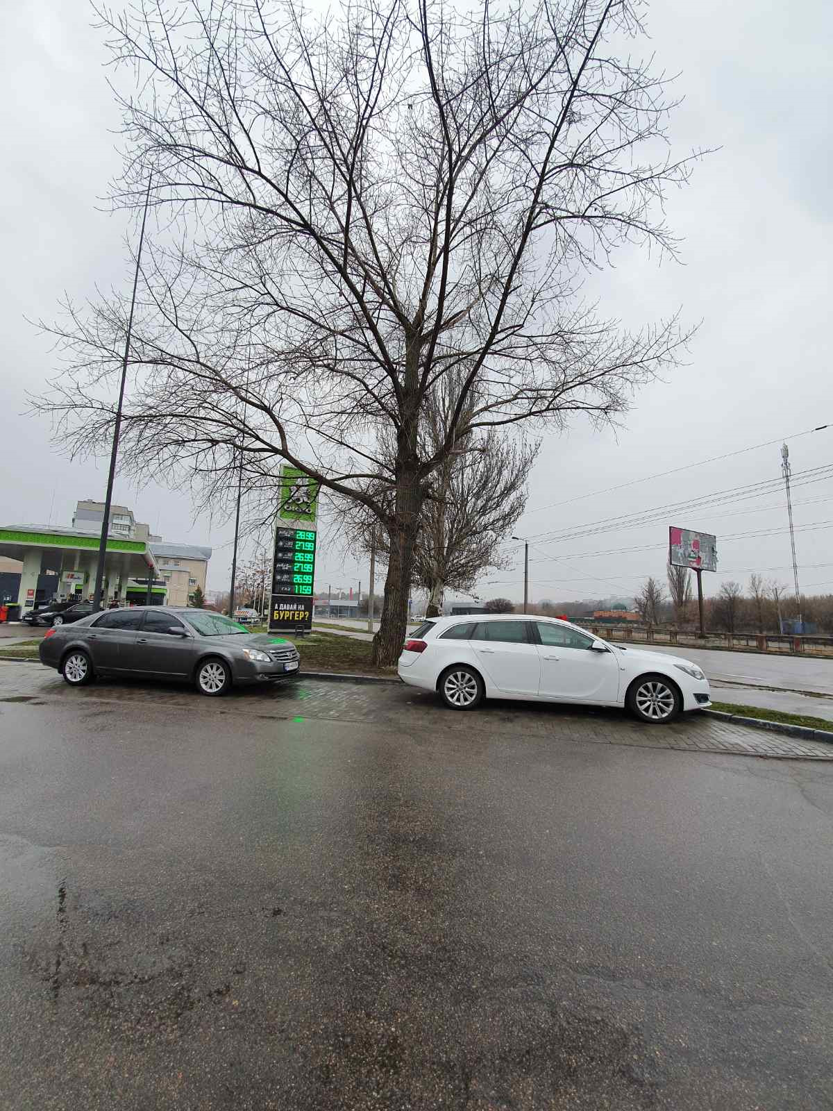 Замена габарита на крышке багажника — Toyota Avalon (3G), 3,5 л, 2006 ...