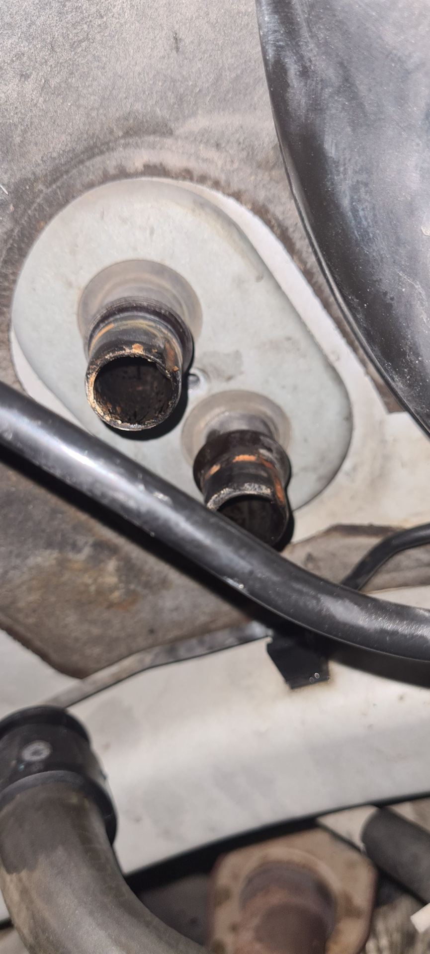 Куда уходит жидкость охлождения ? — Citroen C4 (1G), 1,6 л, 2009 года ...