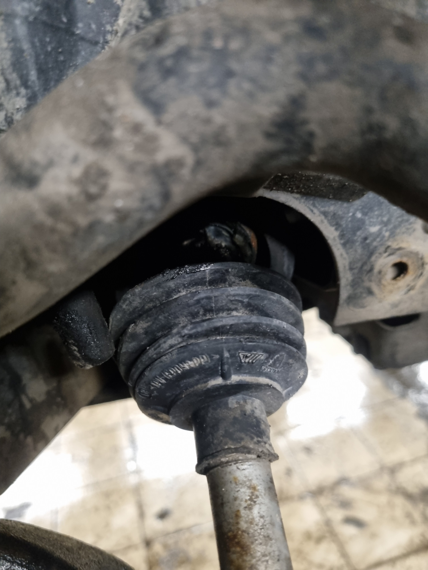 На скорости дергает руль. — BMW X6 (E71/E72), 3 л, 2008 года | поломка ...