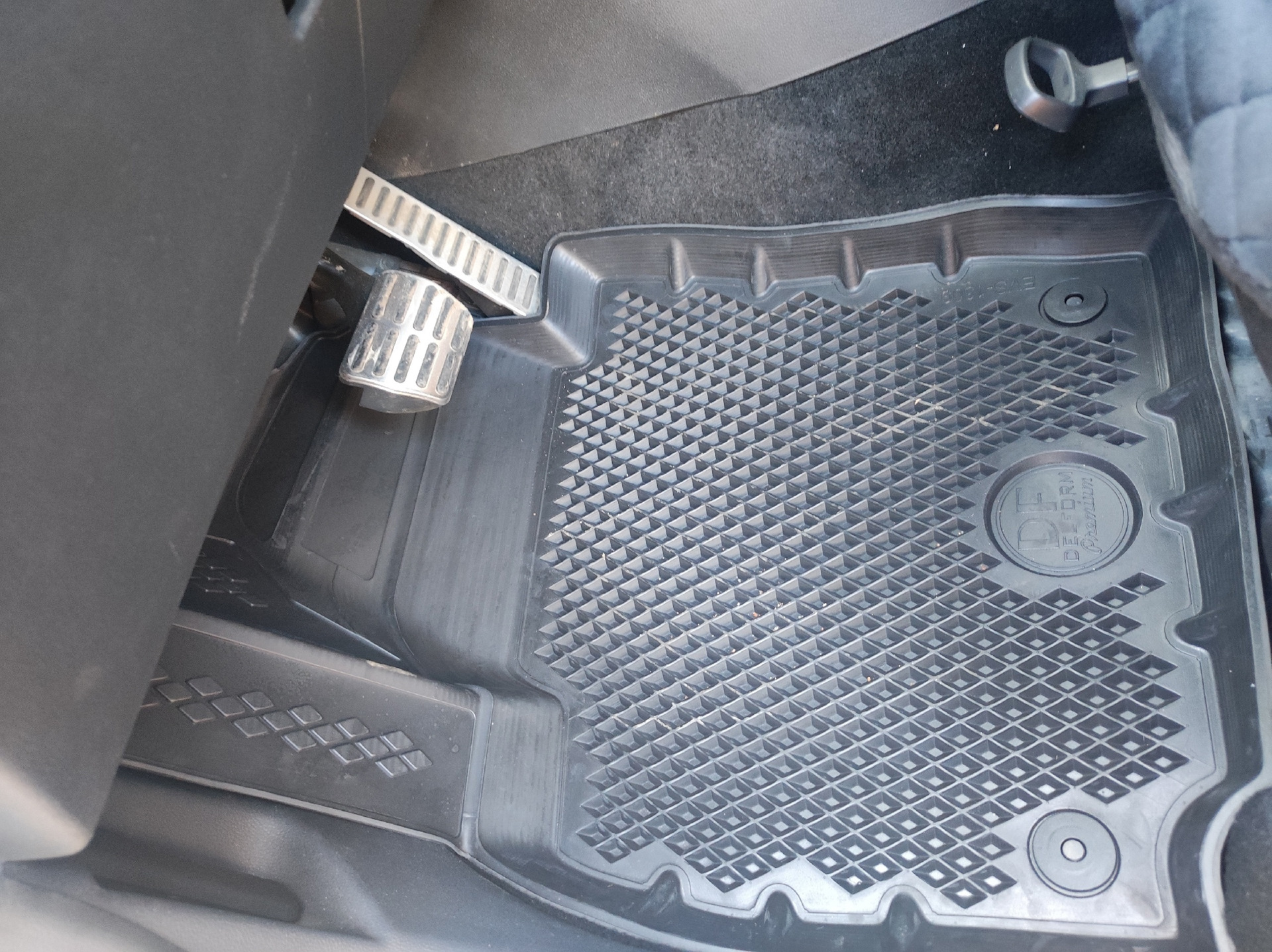 Новые коврики в салон Delform — Skoda Yeti, 1,8 л, 2017 года ...