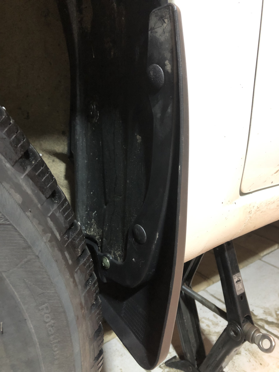 Короче поставил. Брызговики — Toyota Prius (20), 1,5 л, 2008 года ...