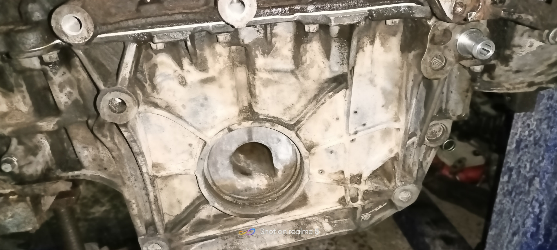 Установка трубки слива масла для турбины — Land Rover Range Rover (3G ...