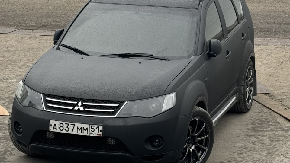 Mitsubishi Outlander XL shadow line