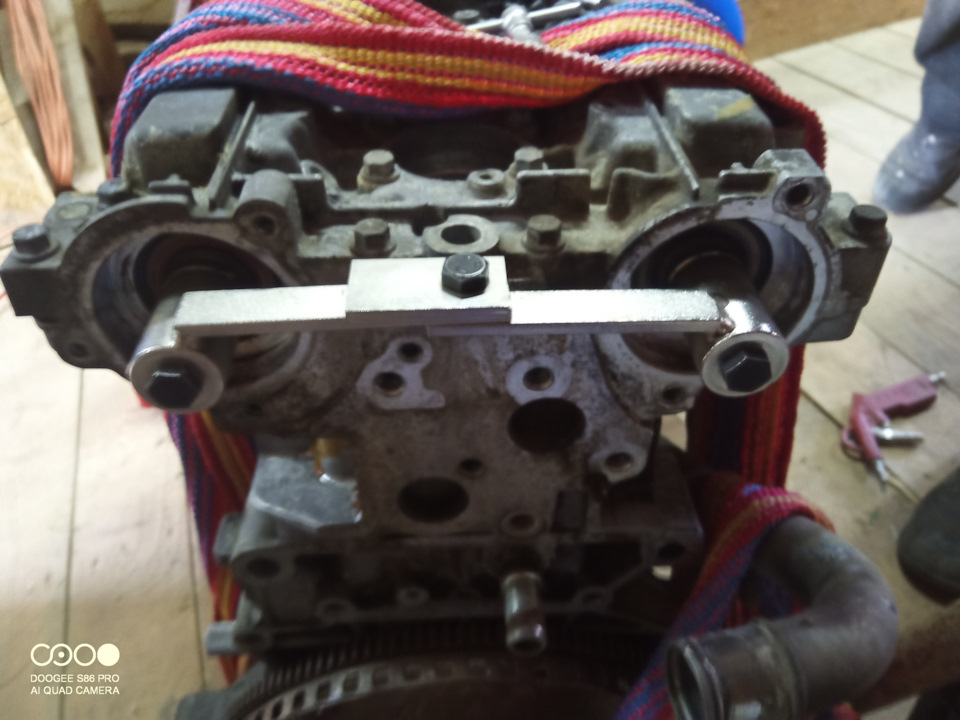 Прикупил оправку для ГРМ. Сейчас со старого двс ремень снят, для установки на контрактник — Volvo XC90 (1G)