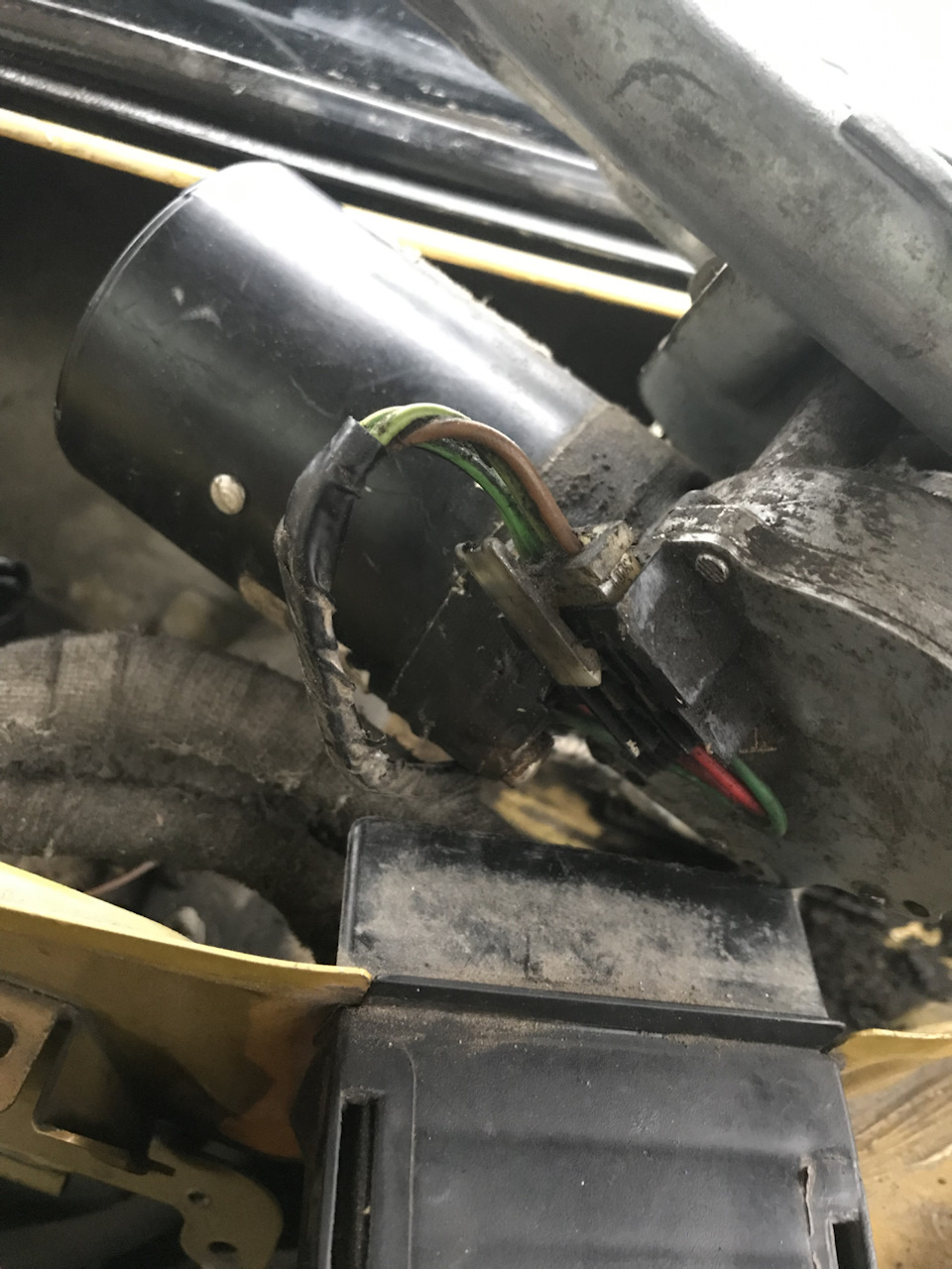 Регулировка трапеции дворников — Volkswagen Golf Mk4, 1,6 л, 1999 года ...