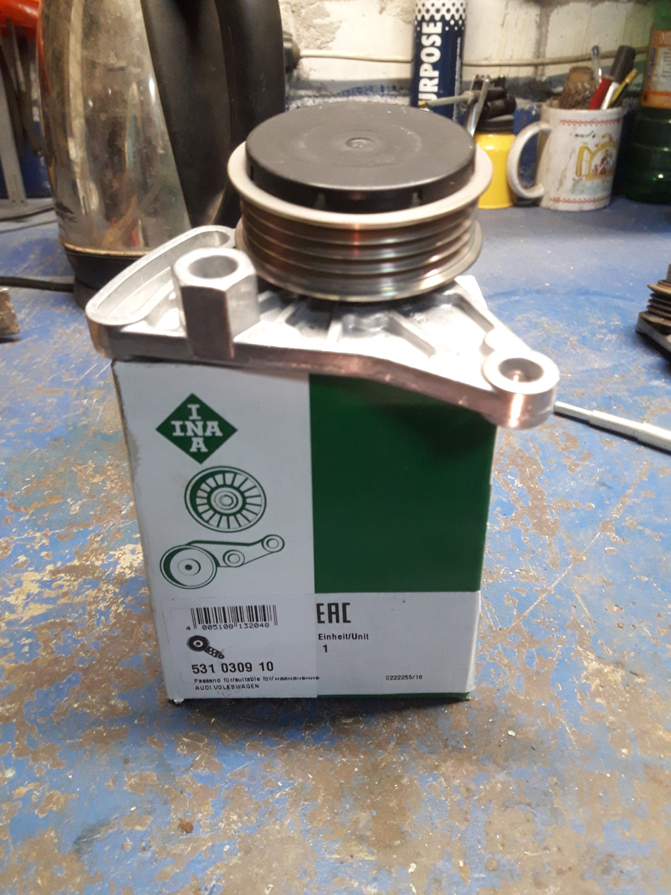 Натяжной ролик насоса климат контроля. — Volkswagen Passat B5, 1,8 л ...