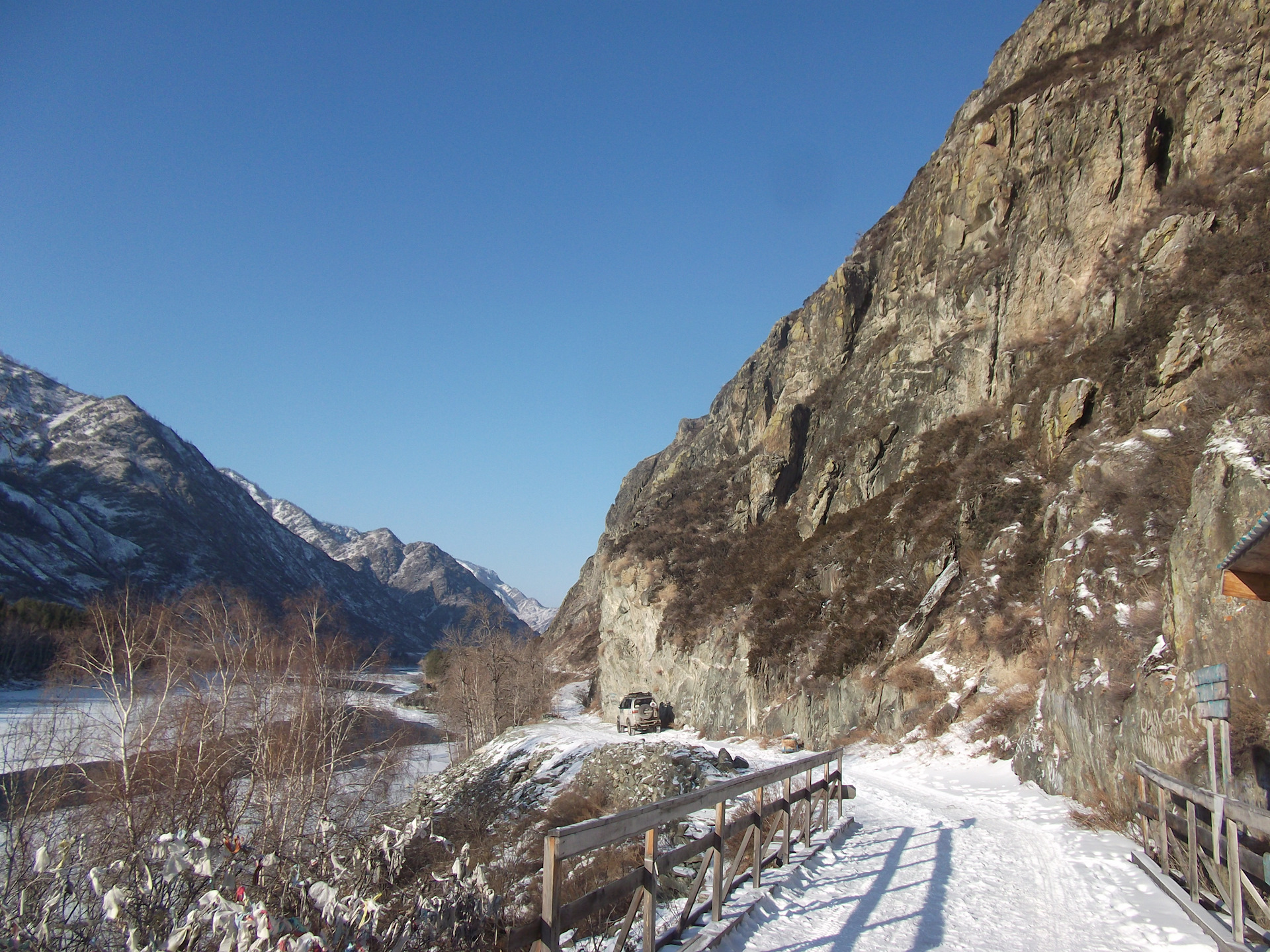 Водопад Бельтертуюк, горный Алтай зима
