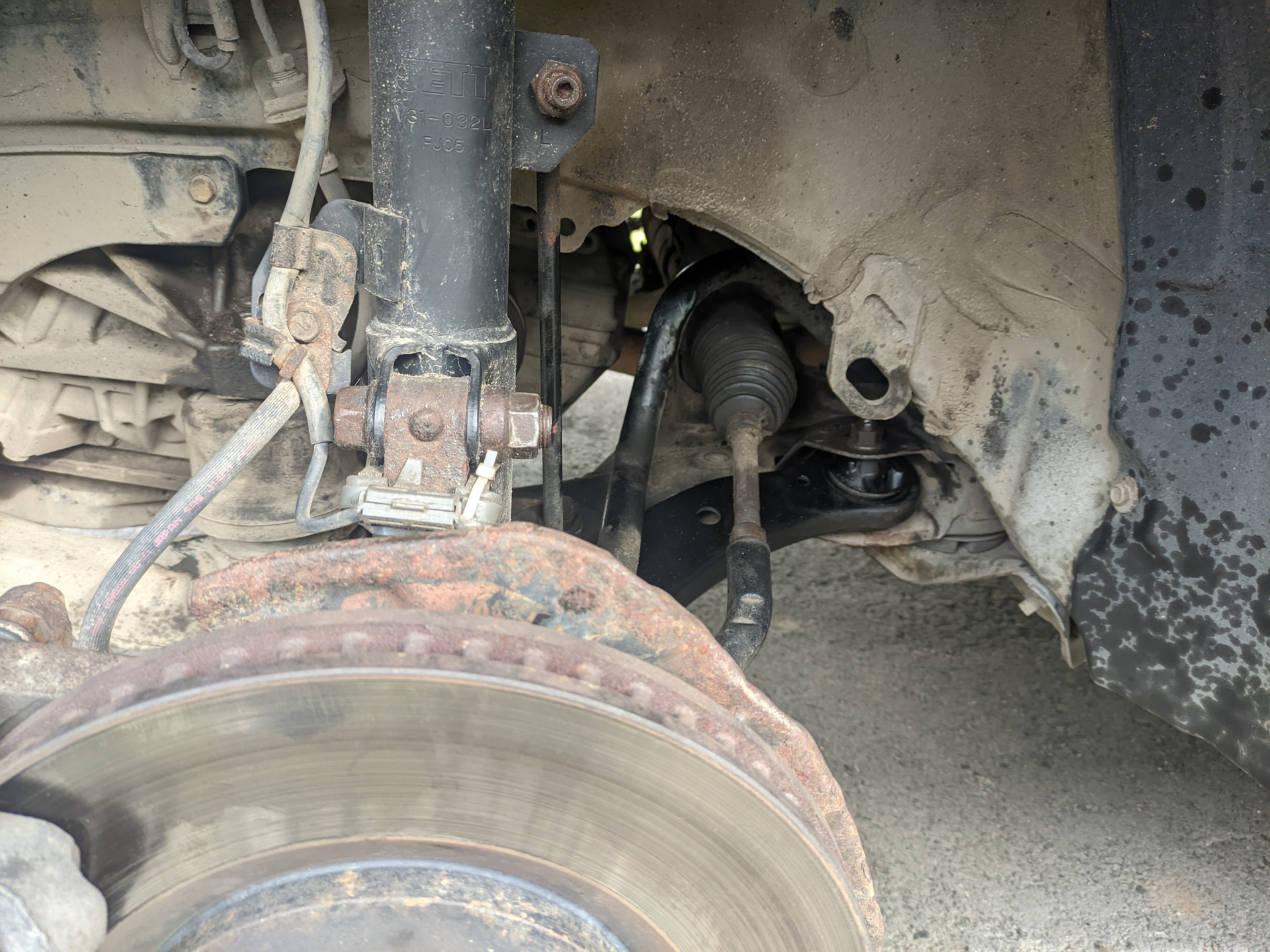 Замена сайлентблоков передних рычагов) — Toyota Camry (XV40), 2,4 л ...