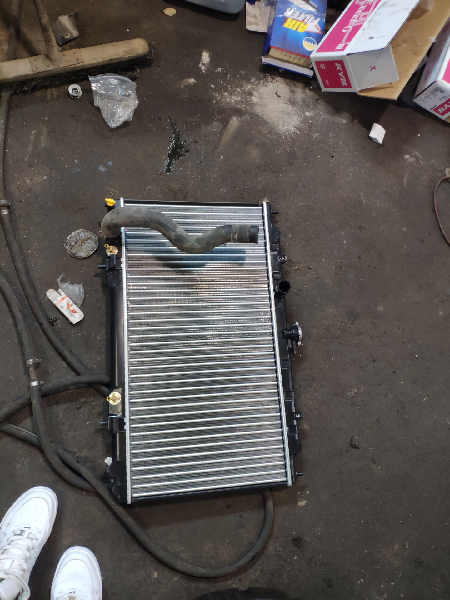 радиаторы под антифриз. 17 11 8615426 радиатор bmw. Cx90 2. 8. радиатор 24123 с вентилятором.