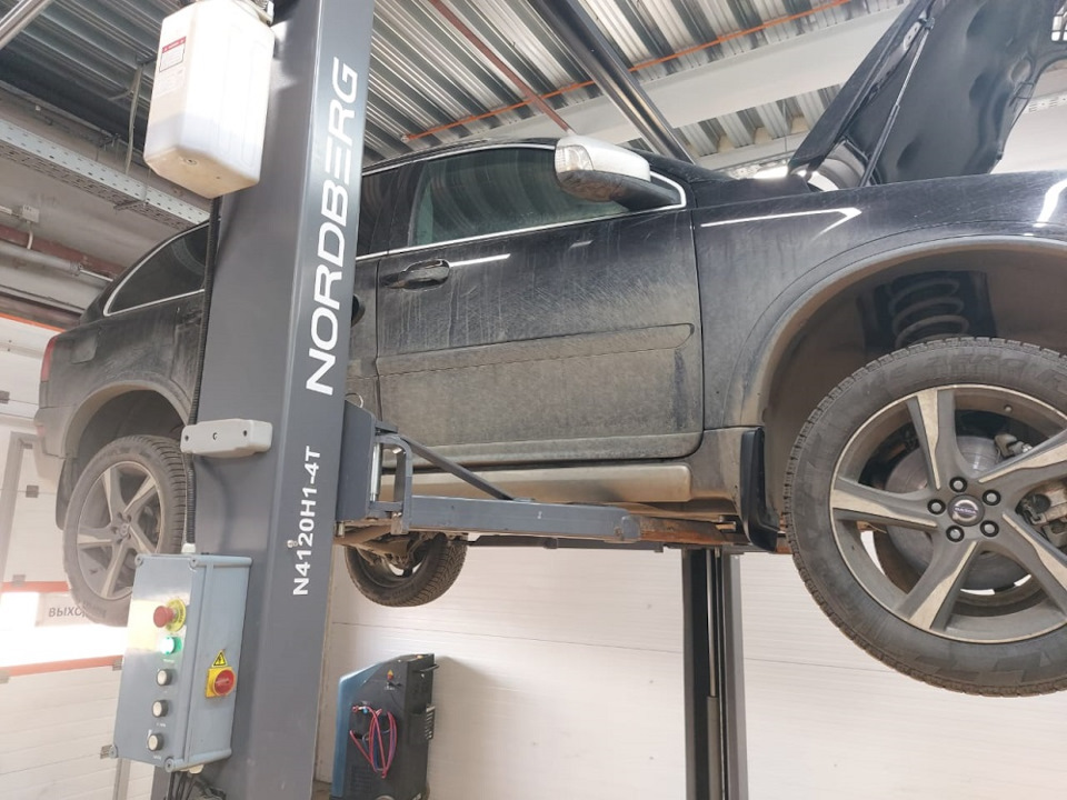 Фото в бортжурнале Volvo XC90 (1G)