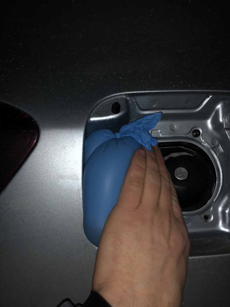 Замерзла крышка топливного бака. Мой лайфхак — Renault Sandero Stepway ...