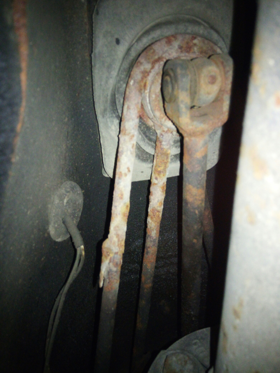 Новые коврики + полировка передних фар+замена лобового стекла ...