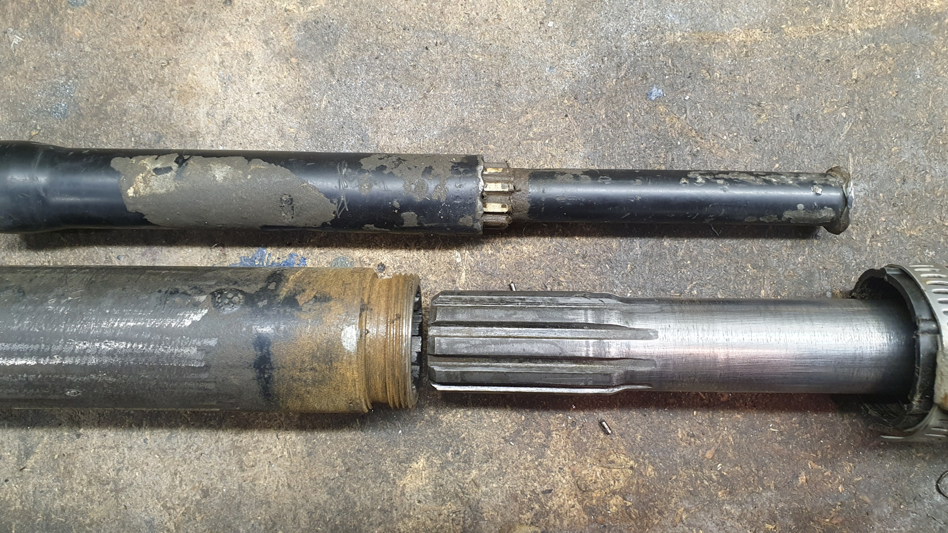 Втулка вала сошки гур зил 43313401076. Валом. Вал рулевой сошки зил 130. Винт гура камаз 4310. Вал карданный рулевой камаз 4310-3422010.